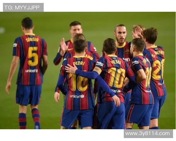 拉波尔塔宣布诺坎普第三层看台下赛季初将可容纳27000名球迷 拉波尔塔宣布诺坎普第三层看台下赛季初将可容纳27000名球迷