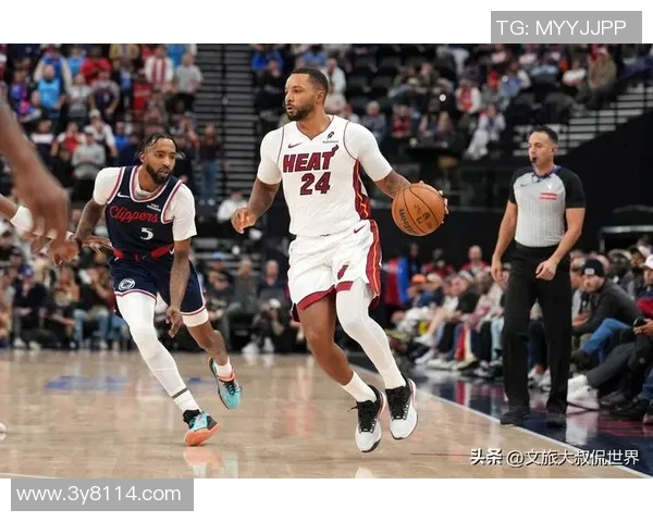 鲍威尔强调团队磨合提升防守端表现是我们关注的核心要素 鲍威尔强调团队磨合提升防守端表现是我们关注的核心要素